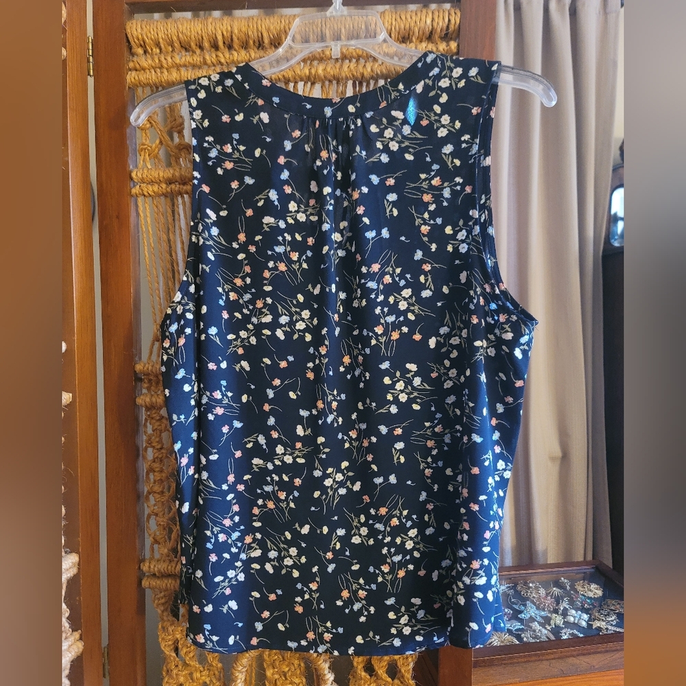 41 Hawthorn Dark XXL Blue Floral Sleeveless Blouse - Picture 3 of 7